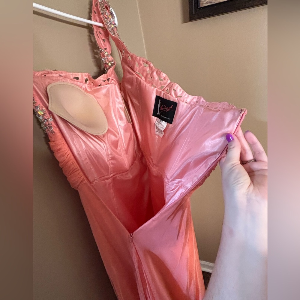 MacDuggal Women’s prom/formal dress size 10 - Picture 12 of 15